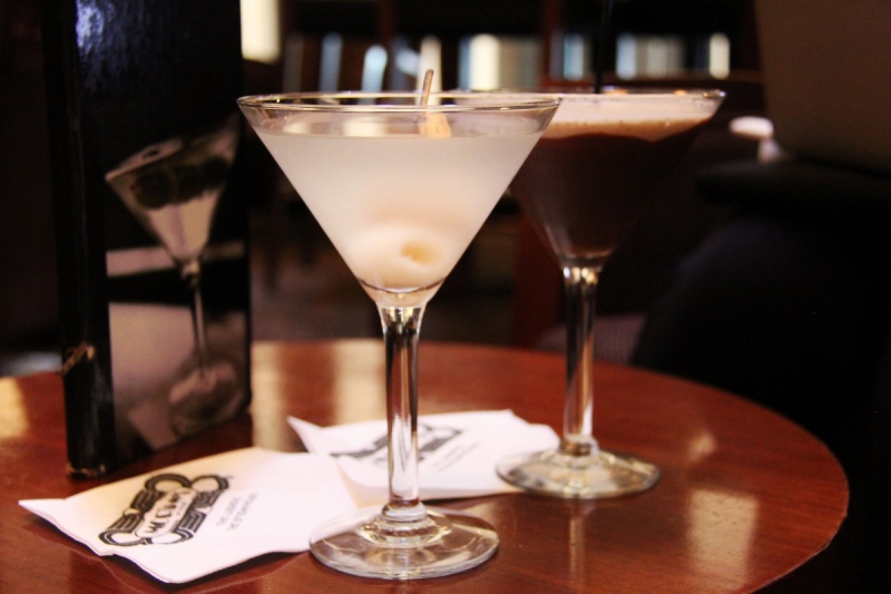 boite-nuit-CHATEAUNEUF GRASSE-min_martini_bar_lychee_chocolate_alcohol_liquor_happy_hour_happy-910161